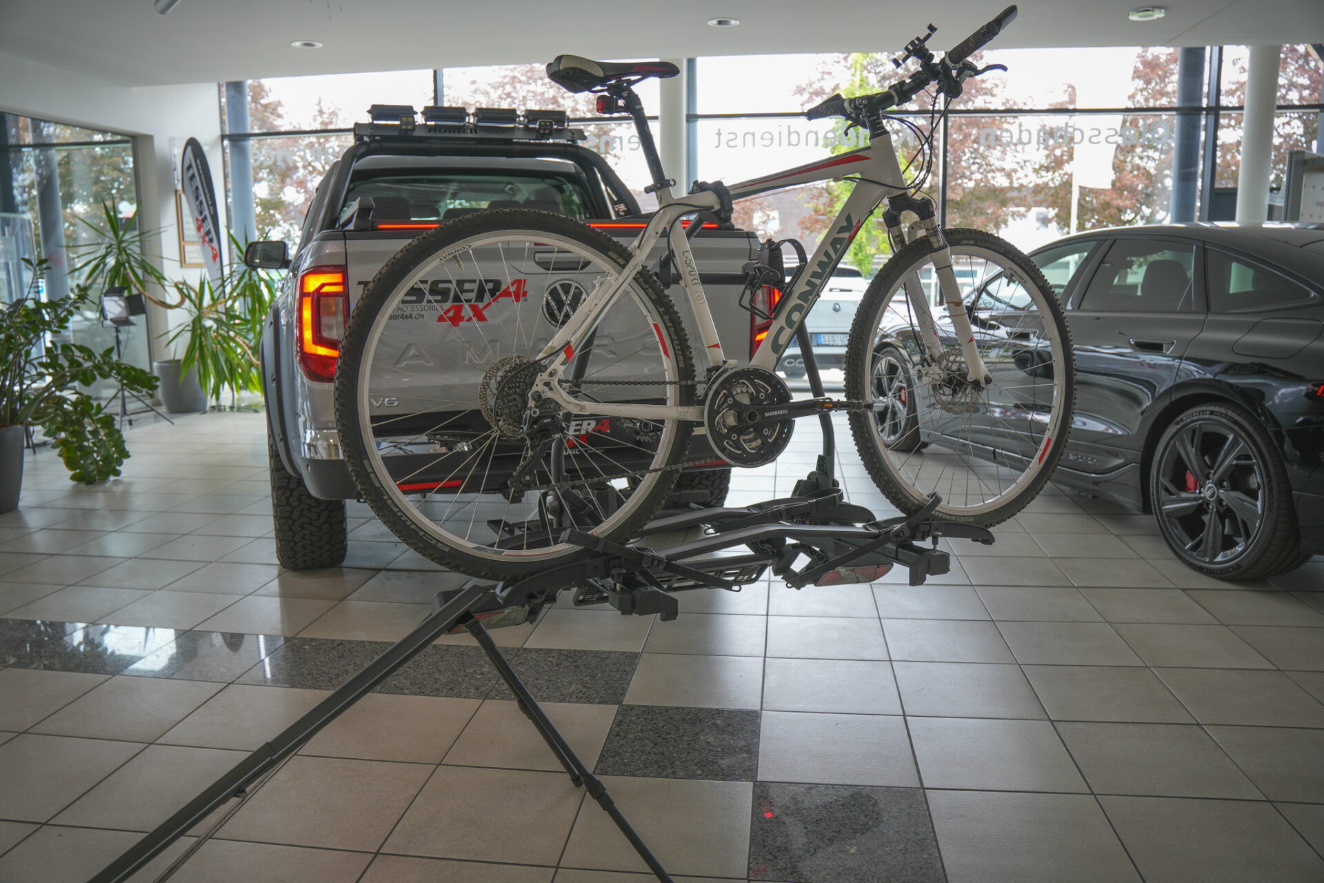 E-bike - bicicletta portabiciclette gancio traino estensibile per 2 biciclette per tutte le auto con gancio di traino - immagine 11