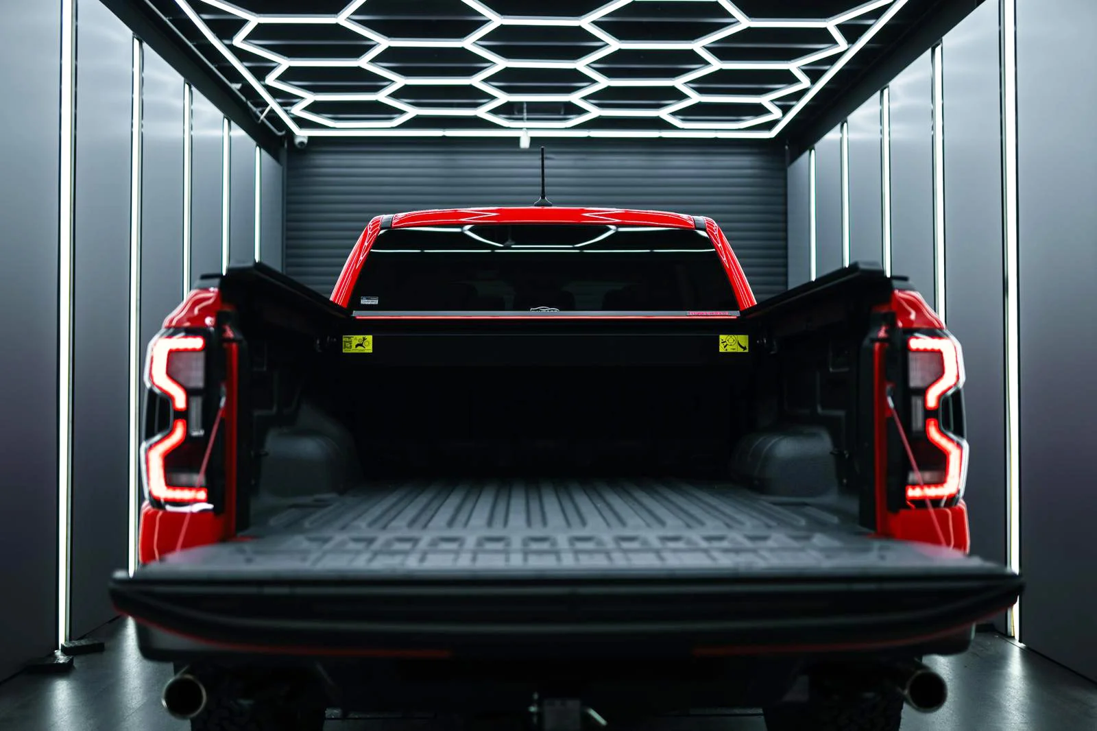 Laderaumabdeckung Tessera SE+ Ford Ranger (P703) 2023+ PHEV 005 Laderaumabdeckung Rollverdeck Tessera SE+ manuell für Ford Ranger (P703) Raptor 2023+ D/C TESS 16061 SE+ black matt