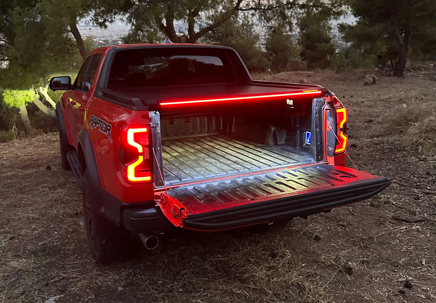 Laderaumabdeckung Tessera SE+ Ford Ranger (P703) 2023+ WILDTRAK PLATINUM RAPTOR 013 Laderaumabdeckung Rollverdeck Tessera SE+ manuell für FORD Ranger T6.2 P703 WILDTRAK / RAPTOR 2023+ TESS 16080 SE+ black matt